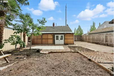 1611 NE 102nd Ave, Portland, OR 97220 - Photo 23