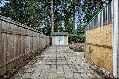 1611 NE 102nd Ave, Portland, OR 97220 - Photo 27