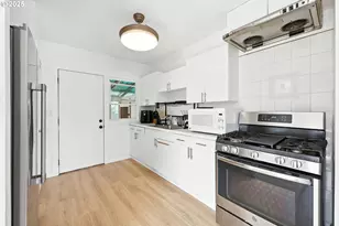 1611 NE 102nd Ave, Portland, OR 97220 - Photo 5