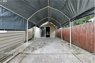 1611 NE 102nd Ave, Portland, OR 97220 - Photo 29