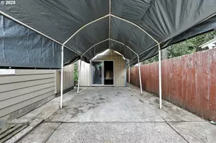 1611 NE 102nd Ave, Portland, OR 97220 - Photo 29