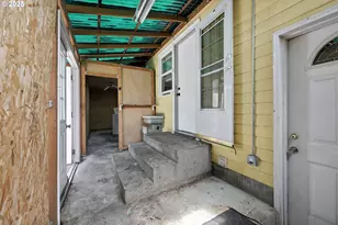 1611 NE 102nd Ave, Portland, OR 97220 - Photo 21