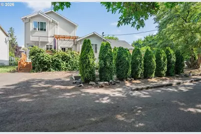 2803 SE 87th Ave, Portland, OR 97266 - Photo 5
