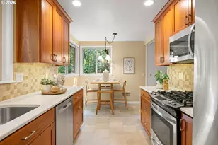 2885 SW 89th Ave, Portland, OR 97225 - Photo 13