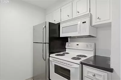 44 Eagle Crest Dr #10, Lake Oswego, OR 97035 - Photo 13