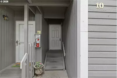 44 Eagle Crest Dr #10, Lake Oswego, OR 97035 - Photo 3