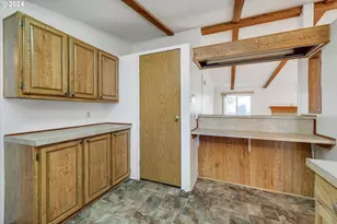 570 N 10th Ave, Cornelius, OR 97113 - Photo 17