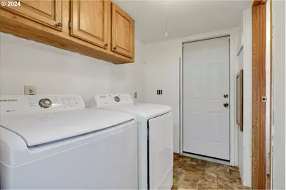 570 N 10th Ave #10, Cornelius, OR 97113 - Photo 27