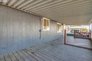 570 N 10th Ave, Cornelius, OR 97113 - Photo 7