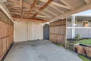 570 N 10th Ave, Cornelius, OR 97113 - Photo 5