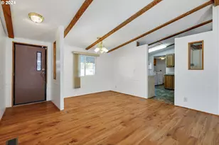 570 N 10th Ave, Cornelius, OR 97113 - Photo 9