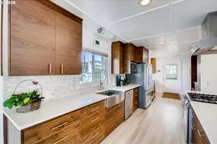 415 N Bridgeton, Portland, OR 97217 - Photo 9