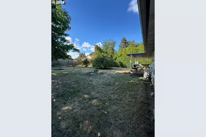 870 N Laurelhurst Dr, Eugene, OR 97402 - Photo 29