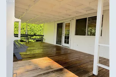 870 N Laurelhurst Dr, Eugene, OR 97402 - Photo 3