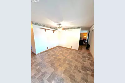 870 N Laurelhurst Dr, Eugene, OR 97402 - Photo 17