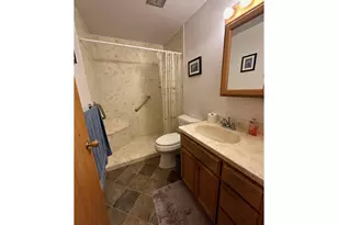 870 N Laurelhurst Dr, Eugene, OR 97402 - Photo 15