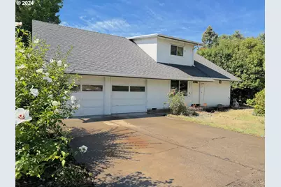 870 N Laurelhurst Dr, Eugene, OR 97402 - Photo 1