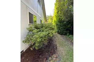 870 N Laurelhurst Dr, Eugene, OR 97402 - Photo 27