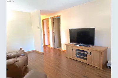 870 N Laurelhurst Dr, Eugene, OR 97402 - Photo 23