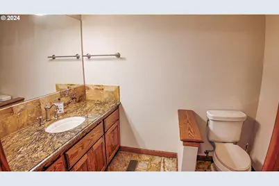 1081 Umpqua College Rd, Roseburg, OR 97470 - Photo 25