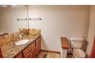 1081 Umpqua College Rd, Roseburg, OR 97470 - Photo 25