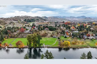 1081 Umpqua College Rd, Roseburg, OR 97470 - Photo 41