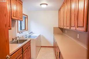 1081 Umpqua College Rd, Roseburg, OR 97470 - Photo 23