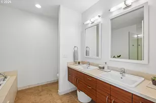2132 NW 16th Ave, Portland, OR 97209 - Photo 21