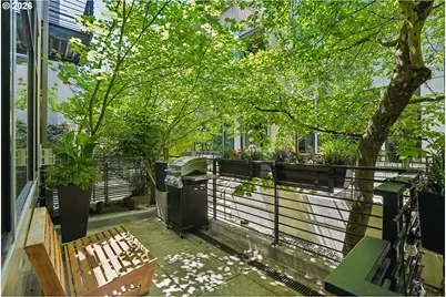 2132 NW 16th Ave, Portland, OR 97209 - Photo 3
