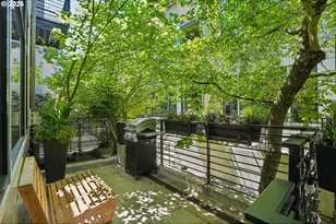 2132 NW 16th Ave, Portland, OR 97209 - Photo 3