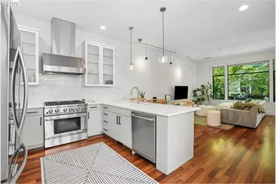 2132 NW 16th Ave, Portland, OR 97209 - Photo 11