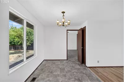22517 SE Morrison St, Gresham, OR 97030 - Photo 9