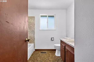 22517 SE Morrison St, Gresham, OR 97030 - Photo 21