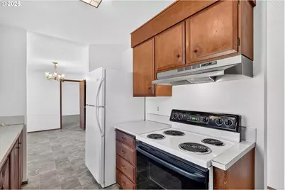 22517 SE Morrison St, Gresham, OR 97030 - Photo 13