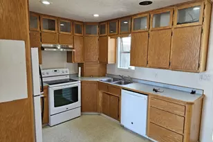 805 Pacific Ave, Coos Bay, OR 97420 - Photo 7
