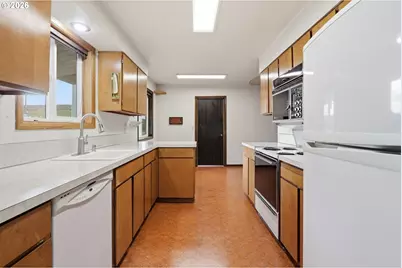 9402 NE Hazel Dell Ave, Vancouver, WA 98665 - Photo 7