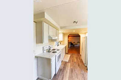 51298 Myrtle Creek Rd, Myrtle Point, OR 97458 - Photo 9