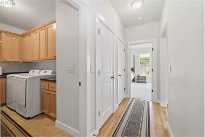 1249 S 41st Pl, Springfield, OR 97478 - Photo 33