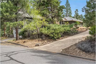 438 NE 9th St, Bend, OR 97701 - Photo 11