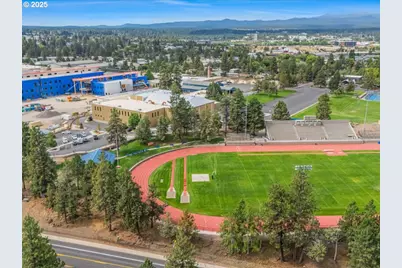 438 NE 9th St, Bend, OR 97701 - Photo 23