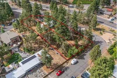 438 NE 9th St, Bend, OR 97701 - Photo 3