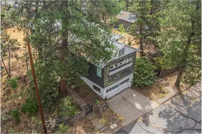 438 NE 9th St, Bend, OR 97701 - Photo 9