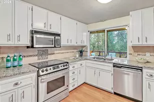 2755 Warren St, Eugene, OR 97405 - Photo 13