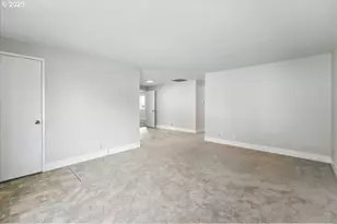 1079 SW 179th Ave, Beaverton, OR 97003 - Photo 9