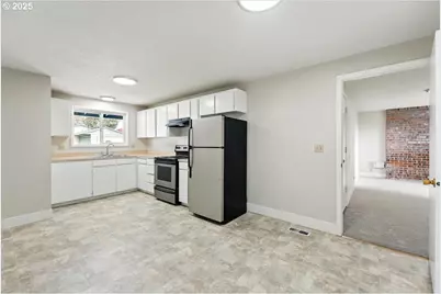 1079 SW 179th Ave, Beaverton, OR 97003 - Photo 11