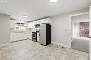 1079 SW 179th Ave, Beaverton, OR 97003 - Photo 11