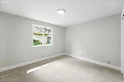 1079 SW 179th Ave, Beaverton, OR 97003 - Photo 17