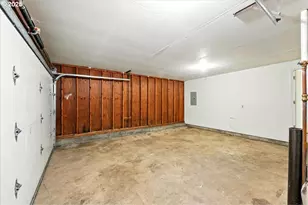 1079 SW 179th Ave, Beaverton, OR 97003 - Photo 25