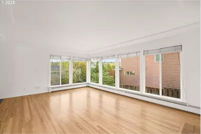 10200 SW 70th Ave, Portland, OR 97223 - Photo 9