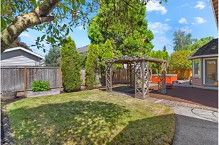 684 NE Goldie Dr, Hillsboro, OR 97124 - Photo 41